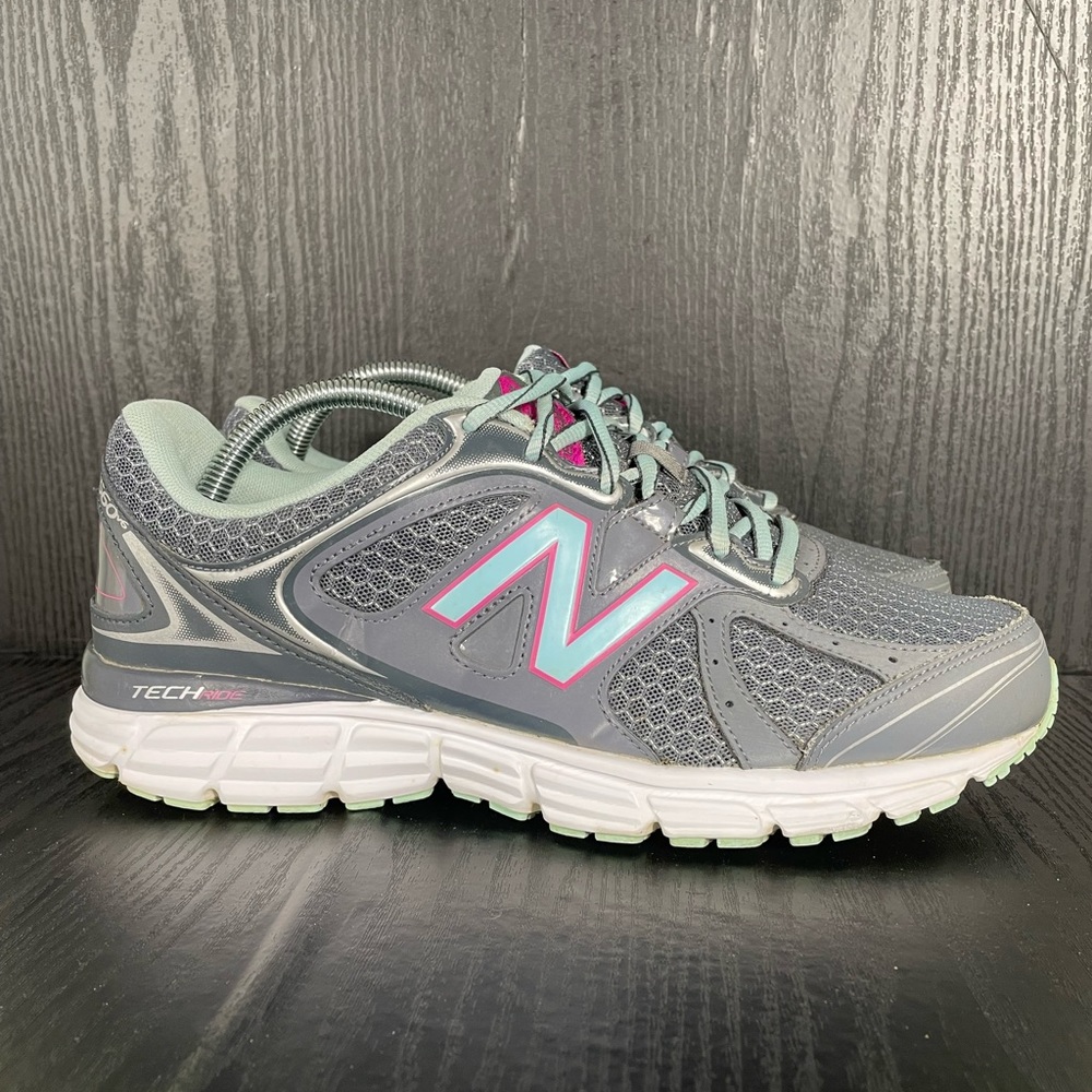 New Balance 560v6 Women’s size 10